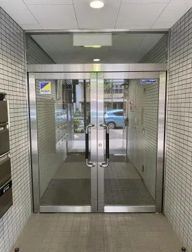 ロイクラトン四谷の外観