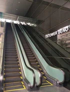 TIXTOWER UENO(ティクスタワー)ビルの外観