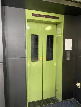 新福神ビルの外観