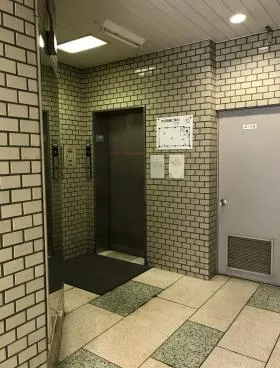共同ビル(西銀座)の外観
