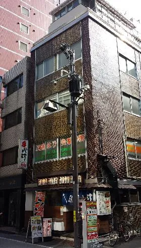 イーストンビルの外観