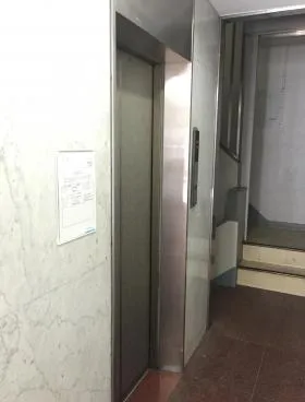 共同(中央)ビルの外観