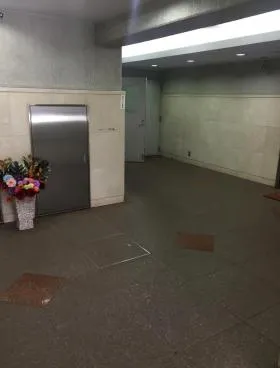 工新ビルの外観
