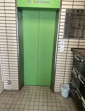 UKビルの外観
