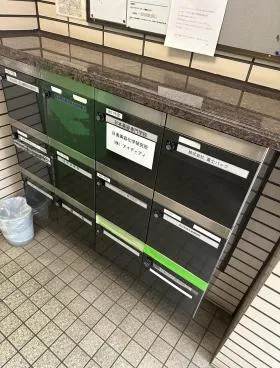 UKビルの外観