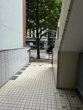 UKビルの外観