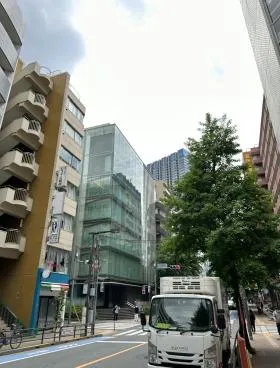 UKビルの外観