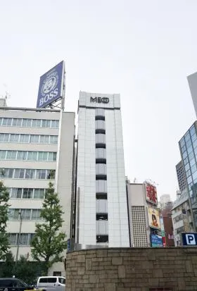 ヤエスメッグビルの外観