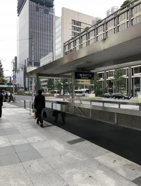 ヤエスメッグビルの外観