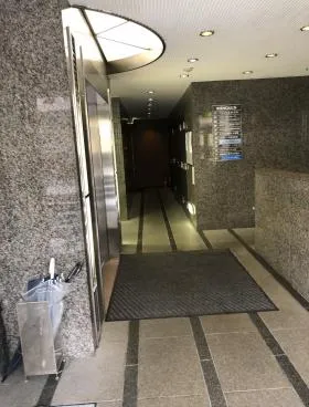 新宿MOAビルの外観