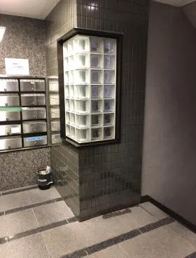 新宿MOAビルの外観
