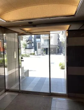 幸伸ビル新宿の外観