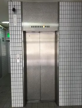 並木ビルの外観
