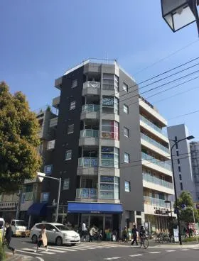 蓜島ビルの外観