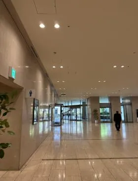 東京オペラシティビルの外観