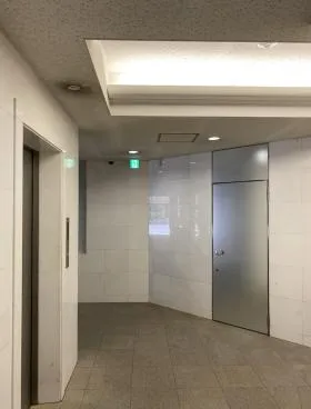鈴与日本橋ビルの外観