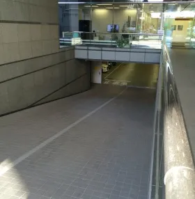 JRE南池袋(旧:池袋YS)ビルの外観
