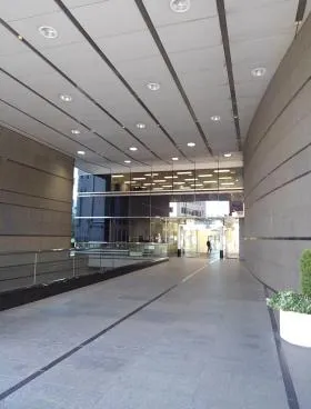 JRE南池袋(旧:池袋YS)ビルの外観