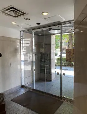 小川町メセナビルの外観