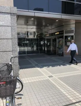 勝どきサンスクェアビルの外観