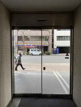 ハーブ神田ビルの外観