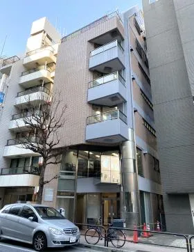 鈴木ビルの外観
