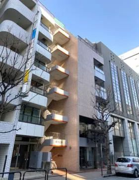 鈴木ビルの外観