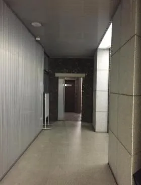 ACROSSビルの外観
