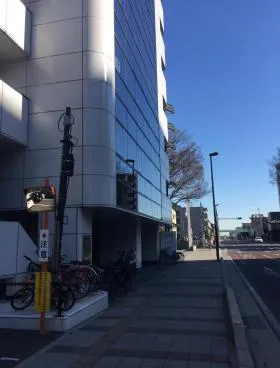 アライ吉敷1丁目ビルの外観