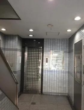 NYビルの外観