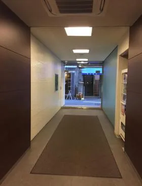 りそな新橋ビルの外観