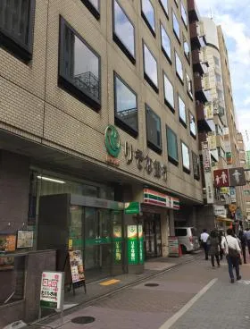りそな新橋ビルの外観