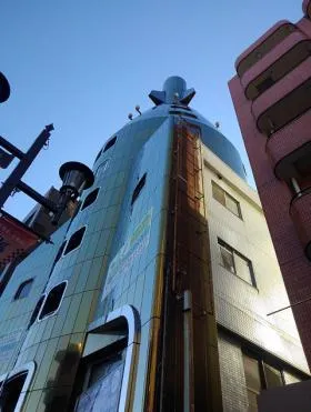 ロケットビルの外観