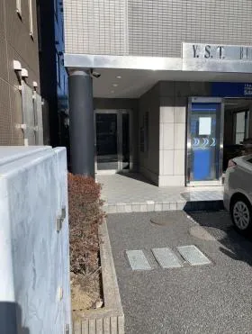 YSTビルの外観