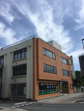倉持興業ビルの外観