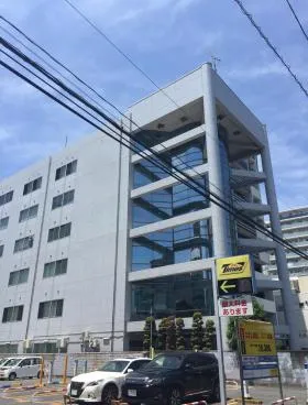 第1やすなビルの外観