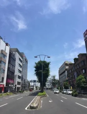 第1やすなビルの外観