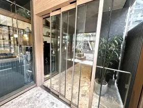 AD神田駅東口ビルの外観
