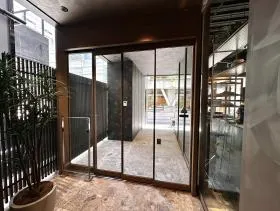 AD神田駅東口ビルの外観