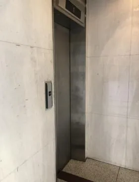 銀一パークビルの外観
