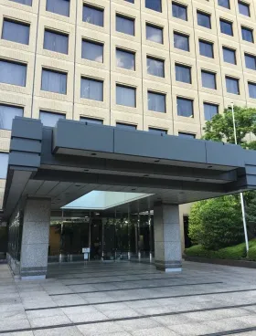 興和川崎西口ビルの外観