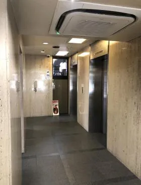 川崎十五番館ビルの外観