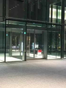 京橋エドグランの外観