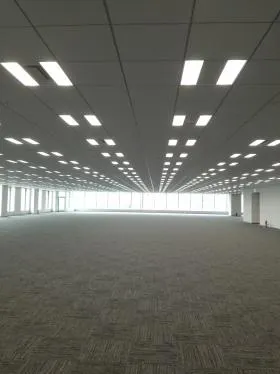 京橋エドグランの外観
