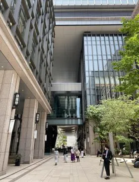 京橋エドグランの外観