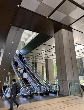 京橋エドグランの外観
