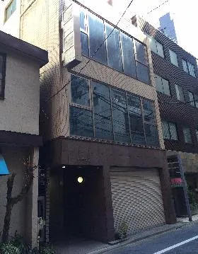 AMビルの外観