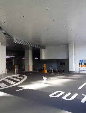 ヒューリックみなとみらいビルの外観