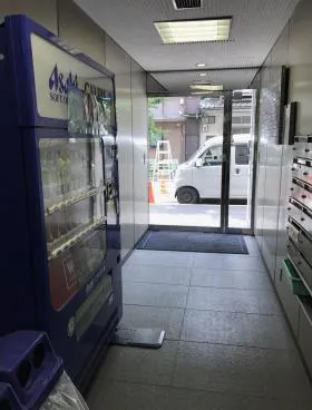 共同ビル(兜町)の外観