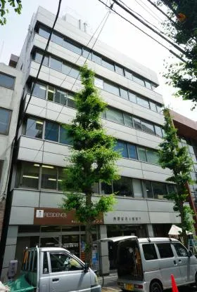 共同ビル(兜町)の外観